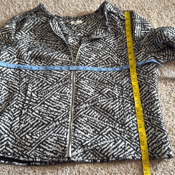 Tribal Black and White Patterned Jacket - Picture 7 of 9